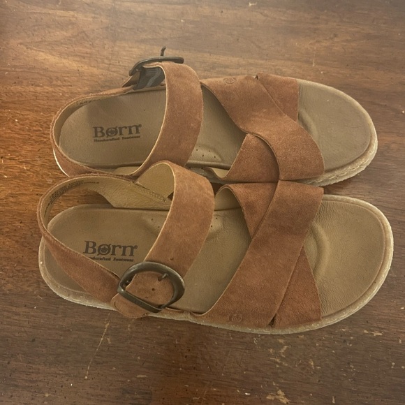 Born Carla women's leather criss-cross front ankle strap sandal in a cognac SZ 8 - Picture 5 of 9